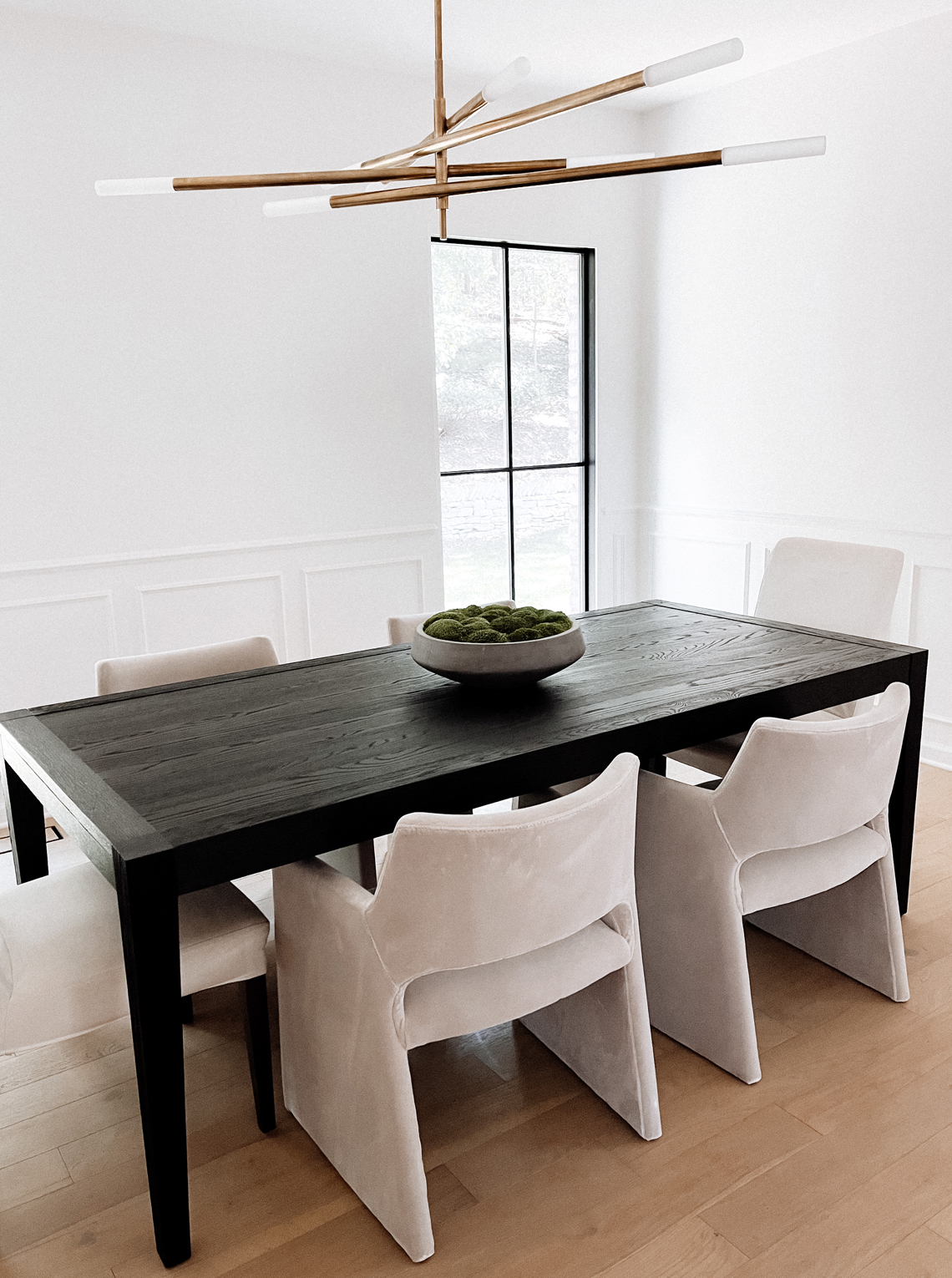 Fashion Jackson Black Dining Room Table Beige Velvet Dining Room Chairs Kelly Wearstler Light Fixture