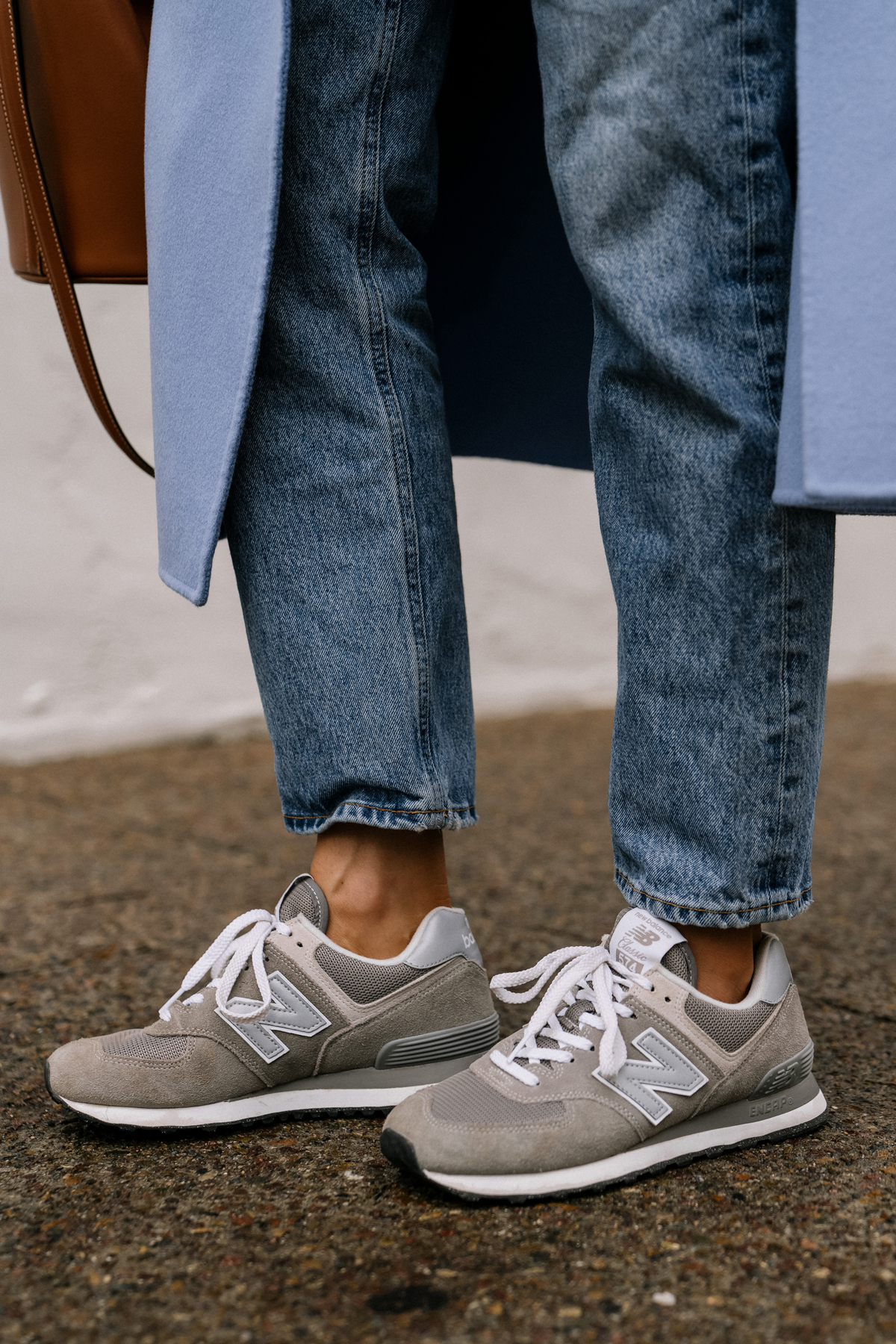 Fashion Jackson Wearing New Balance 574 Grey White Sneakers AGOLDE Jeans