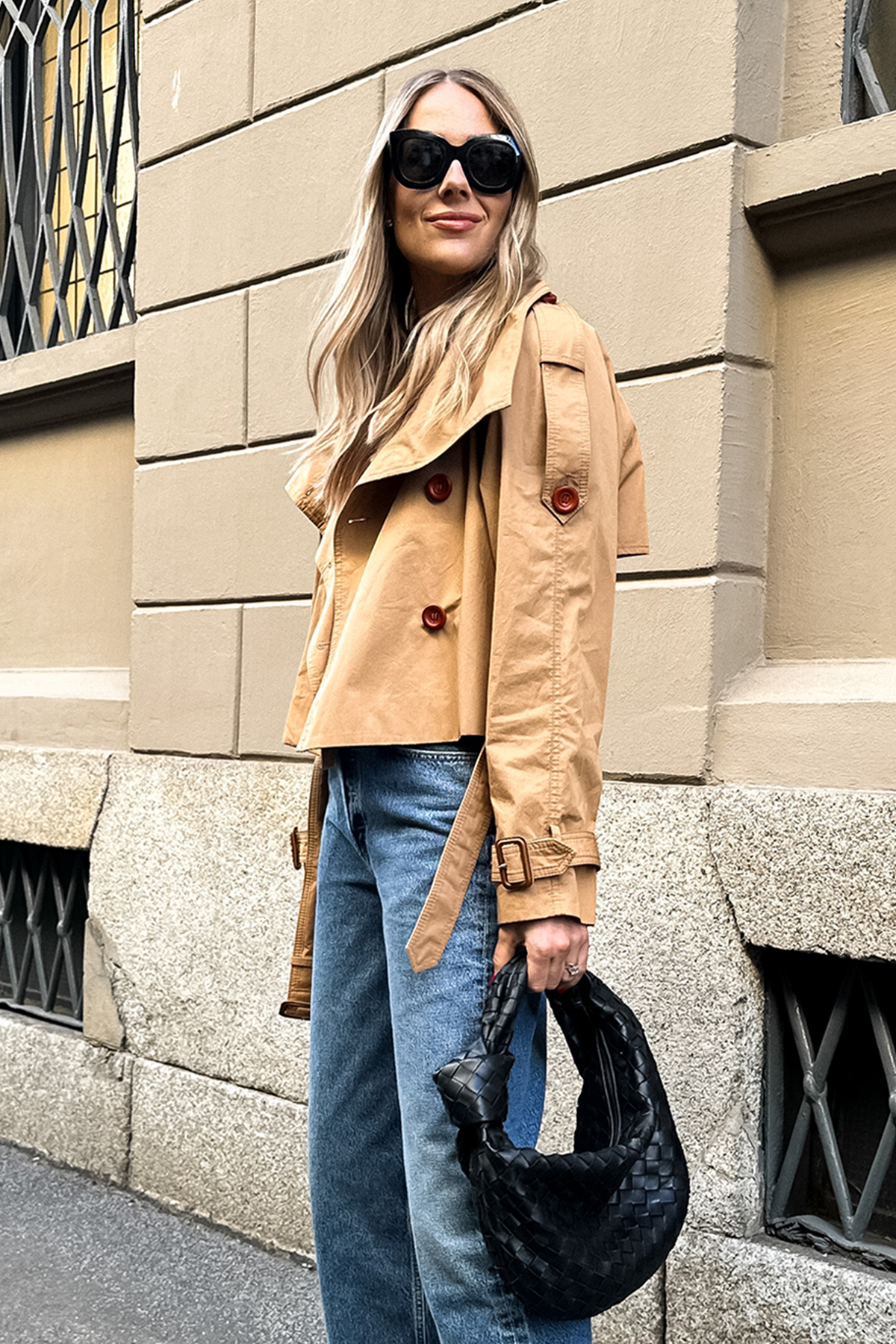 Fashion Jackson Wearing Acne Studios Croped Trench Jacket AGOLDE Dad Jeans Bottega Veneta Teen Jodi Black Handbag Street Style